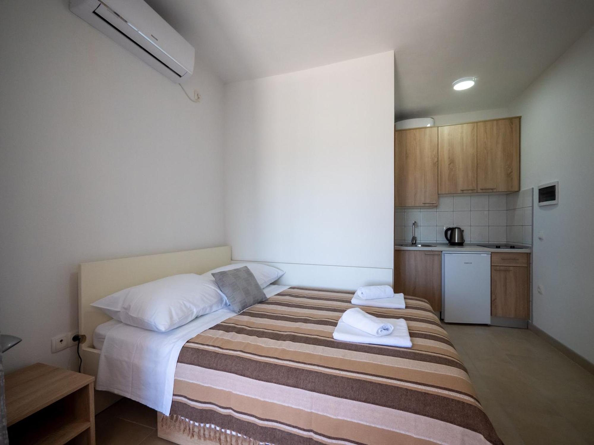 Apartments Tri Mora Ražanac Zimmer foto