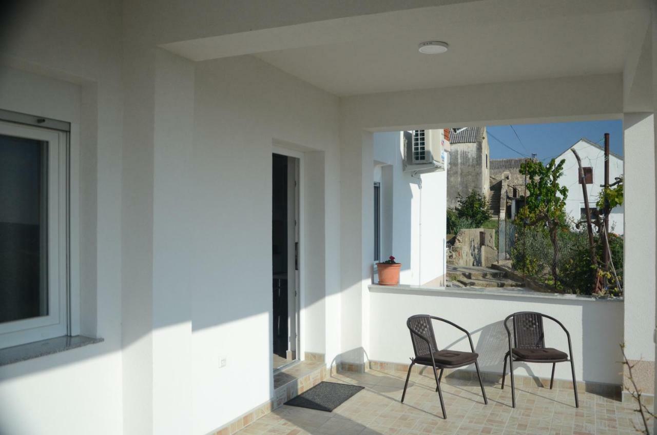 Apartments Tri Mora Ražanac Exterior foto
